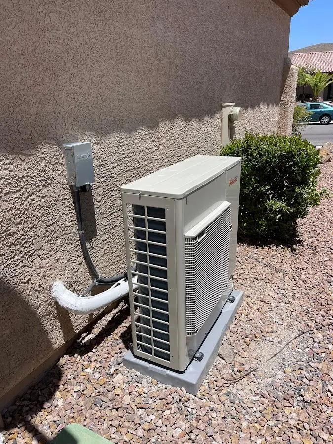 Residential air conditioning condenser unit in Olivehurst